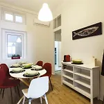 Whome | Fanqueiros Downtown Typical * ליסבון