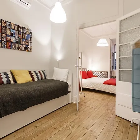 Whome | Fanqueiros Downtown Typical Apartment *